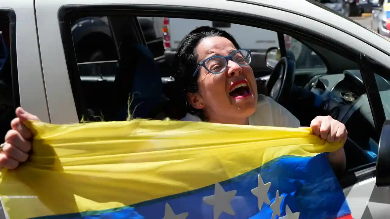 USS Iwo Jima Transports Nicolás Maduro