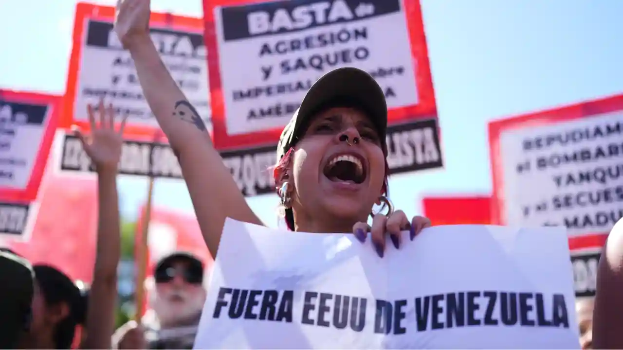USS Iwo Jima Transports Nicolás Maduro